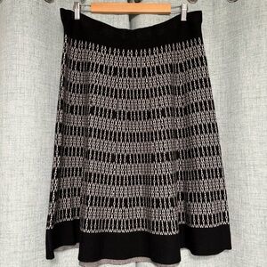 Roz & Ali Black and White A-Line Skirt